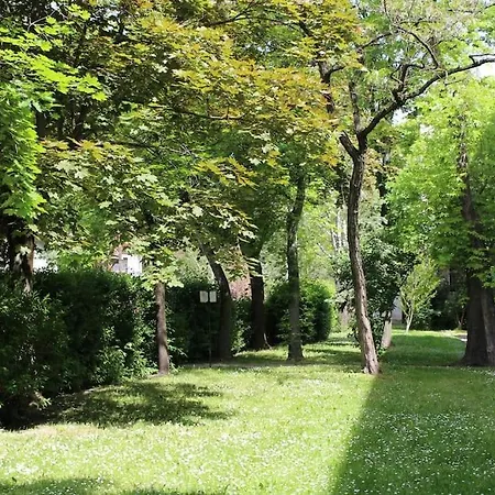 Apartment Close To Sziget Festival 公寓 *