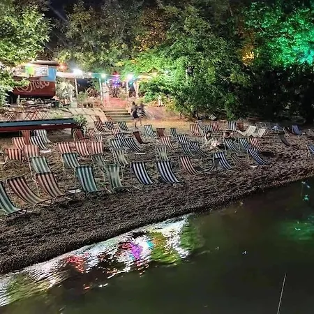 Close To Sziget Festival Апартаменты *